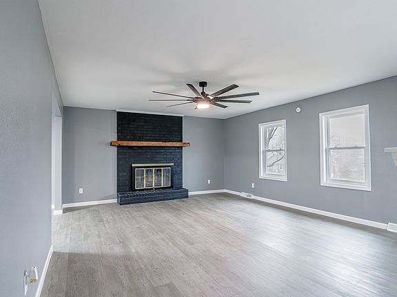 3rd image of 607 N West St