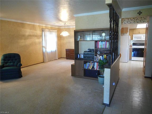 4th image of 9925 Shady Ln