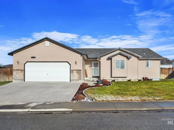 1158 NE Rockridge St, Mountain Home, ID 83647
