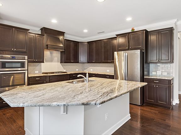 3rd image of 201 Mystwood Hollow Cir