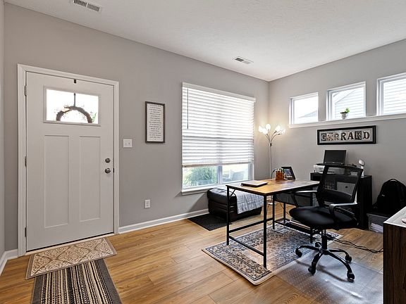 5th image of 107 Hovden Dr
