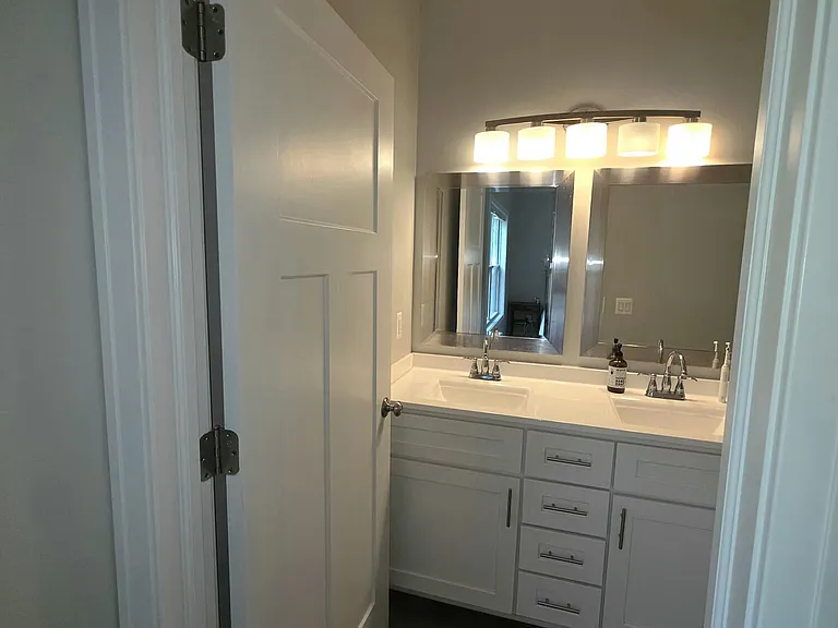 418 W Ellen St — Photo 36