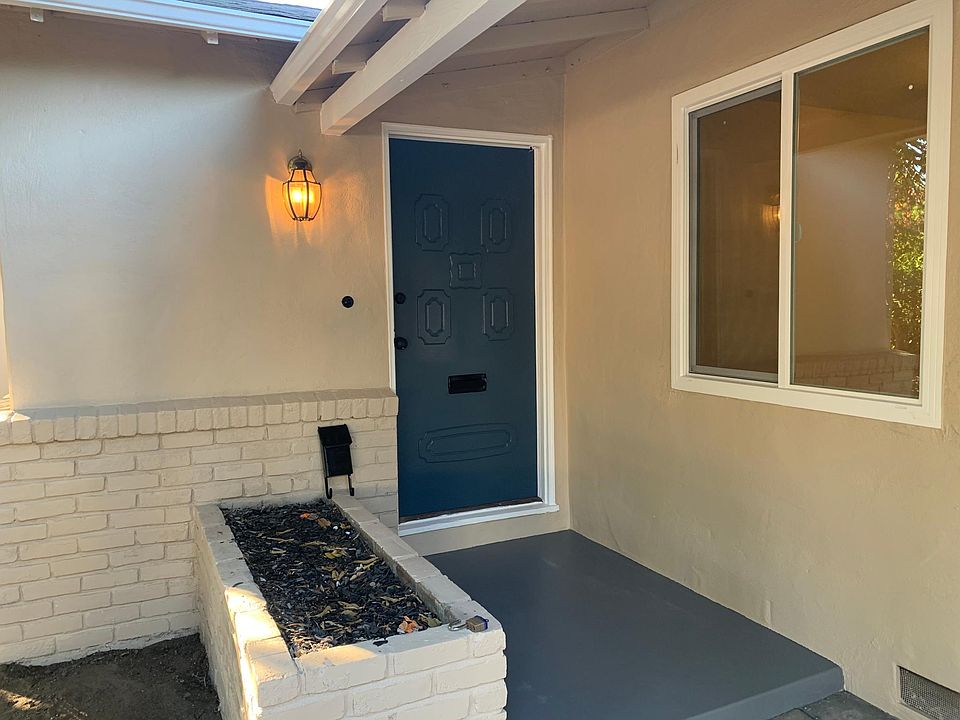 1st image of 1561 Willowbrae Ave