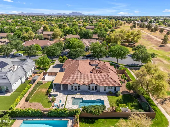 2820 E PAGE Court, Gilbert, AZ 85234