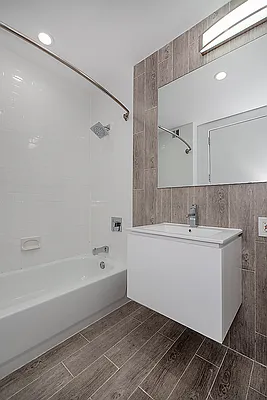 Rented by LL Real Estate Services | media 9