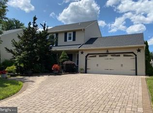 127 Preston Dr, North Wales, PA 19454
