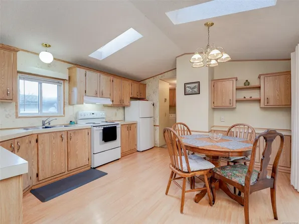 2779 Stautw Rd #220, East Saanich 2, BC V8M 2C8