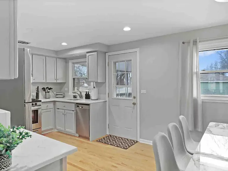 Bates Ln — Photo 12