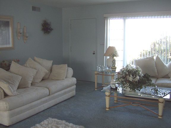 Living room 2