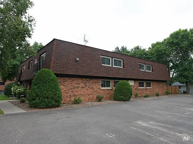 1 bed, $975 — Photo 1
