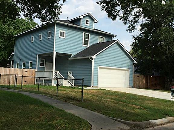 2nd image of 1906 Heights Dr