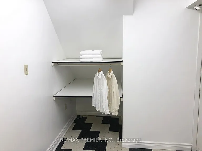 46 Belmont Cres #BASEMENT — Photo 4