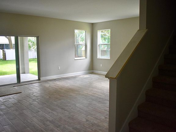 5th image of 3708 W Iowa Ave