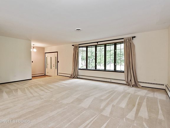 2nd image of 899 Saint Andrews Way