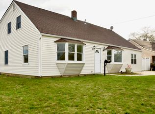 44 Surrey Ln, Levittown, NY