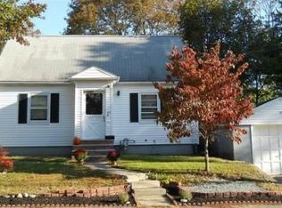 45 Apple Tree Ln, Weymouth, MA 02188