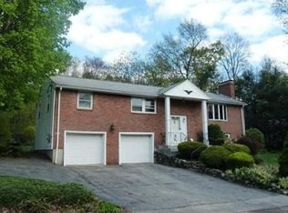 23 Fieldstone Dr, Burlington, MA 01803