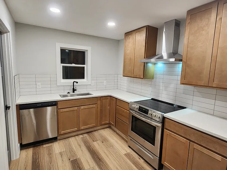 4406 E Central Ave — Photo 9