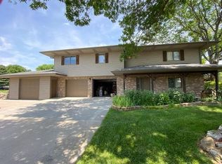 3541 W Arbor Ln, Kearney, NE 68845