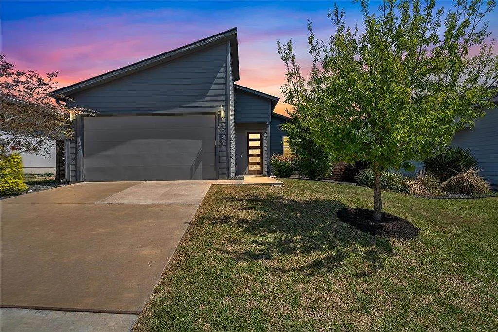 3 bed, 1800 sqft, $3,200 — Photo 1