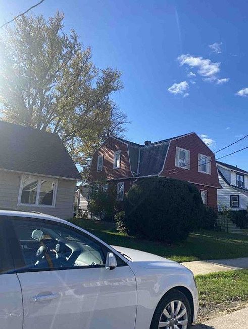 2nd image of 27 Morris St