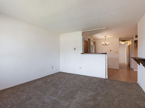 3rd image of 3237 Corona Dr NW