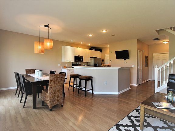5th image of 823 Mystic Pointe Dr