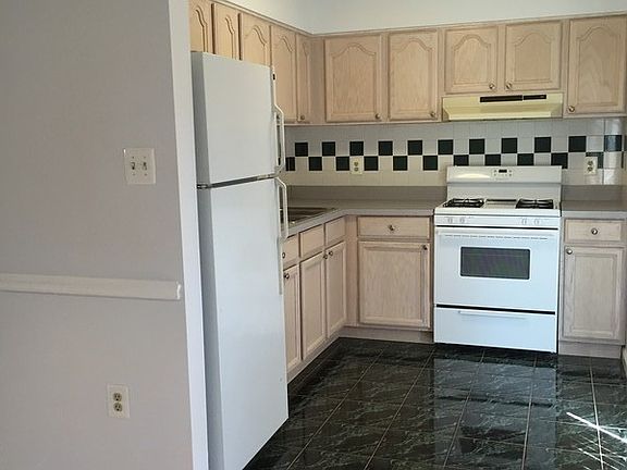 4th image of 9489 Linden Leaf Ct #4