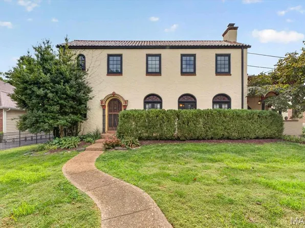 11822 Fairlind Dr, Saint Louis, MO 63127