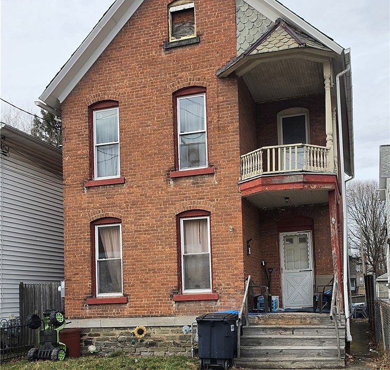 1st image of 364 W 3rd St