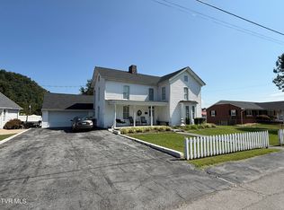 451 Race St, Elizabethton, TN 37643