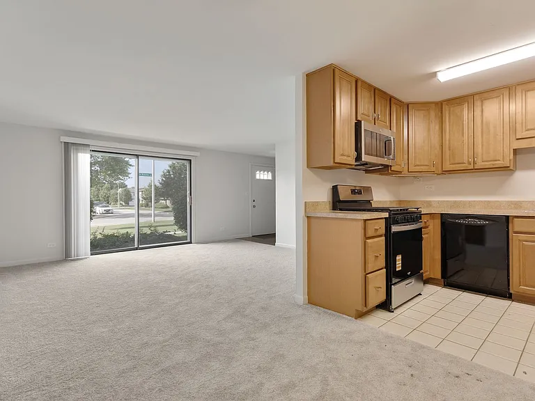 117 Cotuit Ct — Photo 6