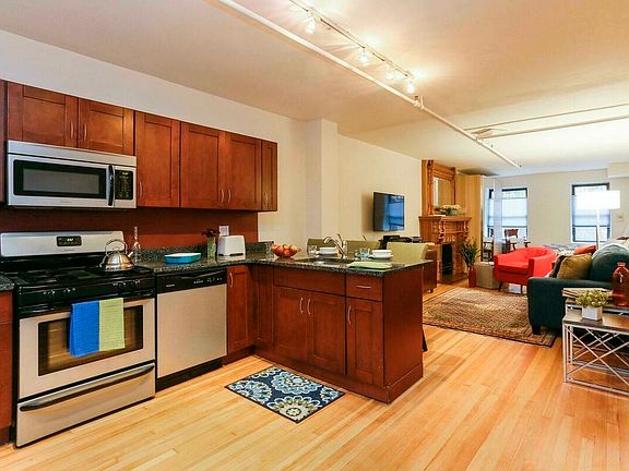 2nd image of 155 W 121st St