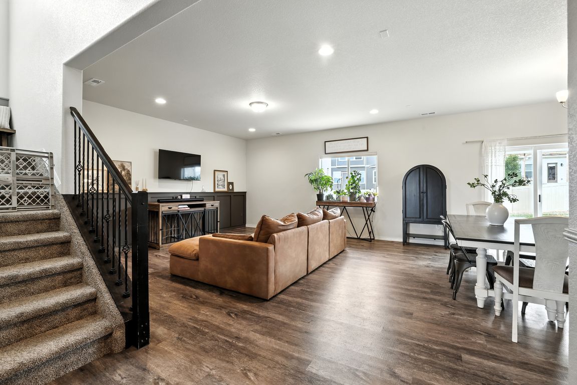 next background image