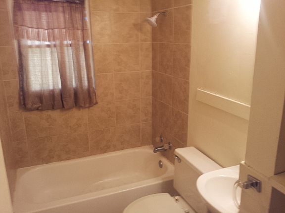 2nd image of 4018 Vermont Ave NW