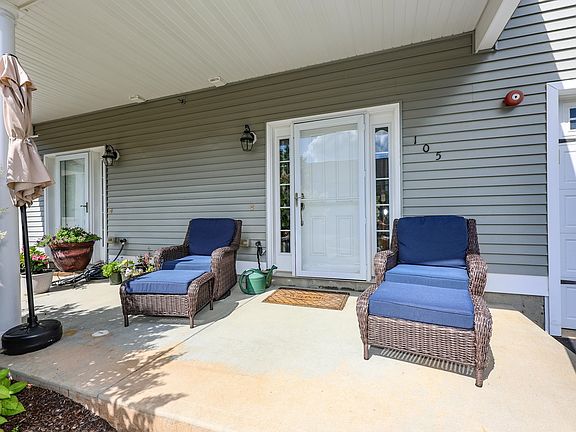 4th image of 105 Woodview Way #1
