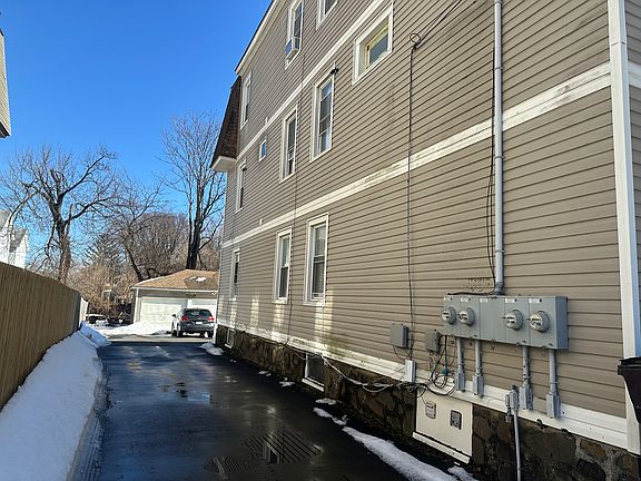 2nd image of 443 East St #1