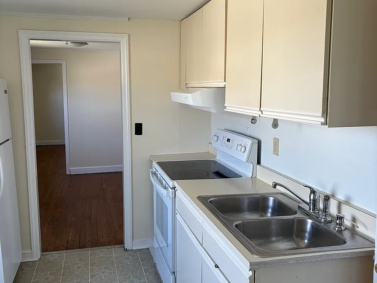 46 Kenosia Ave #1 — Photo 3