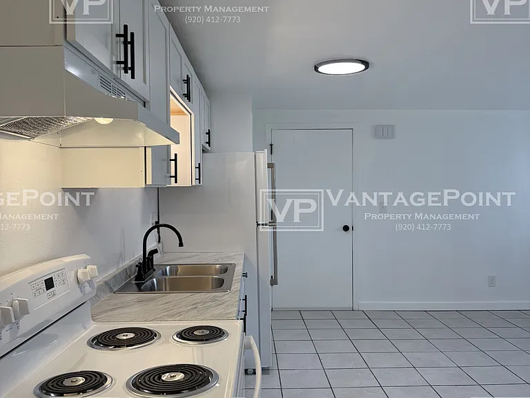 1920 Division St #4 — Photo 6