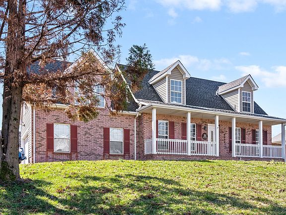 2nd image of 1700 Cedar Springs Cir