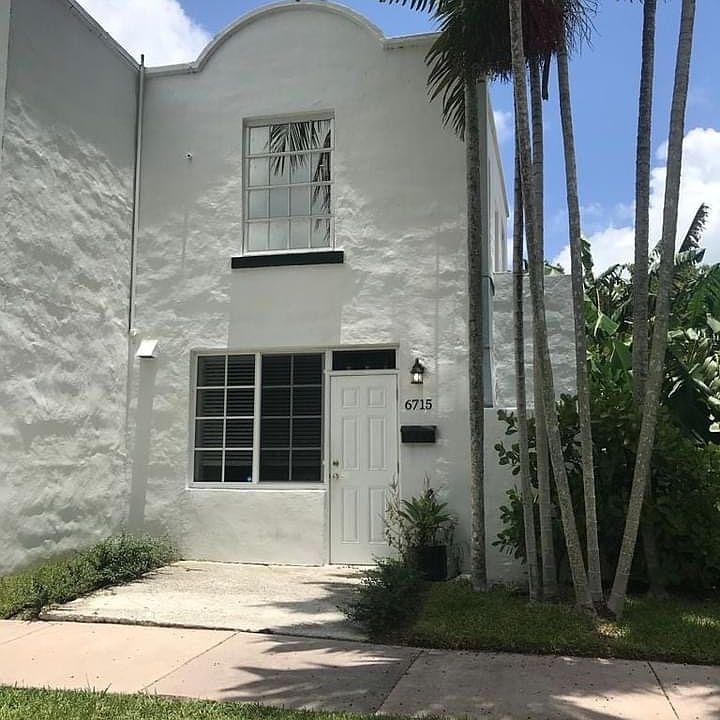 1st image of 6715 San Vicente St