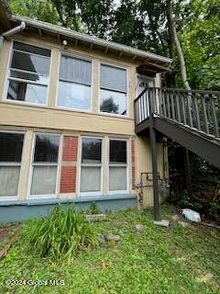 4th image of 685D Delaware Avenue
