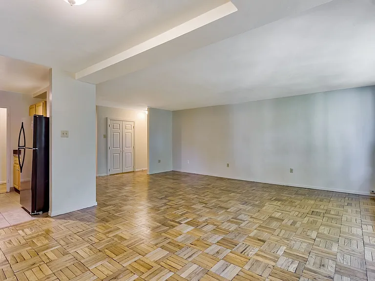 Thomas Wynne Apartments — Photo 34