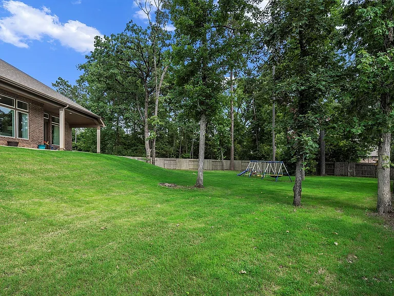 1810 Daly Way — Photo 31