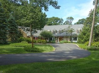 90 Boulderwood Dr, Bernardsville, NJ 07924