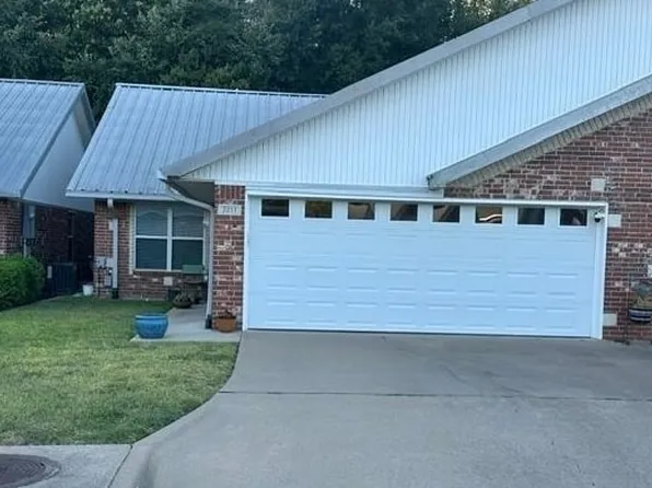 2211 Sandstone Dr, Longview, TX 75605