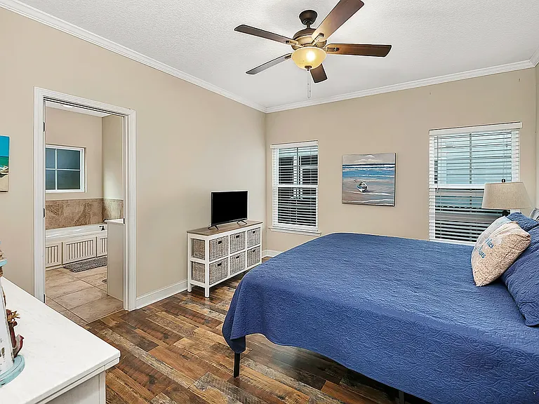 115 Maple St — Photo 10