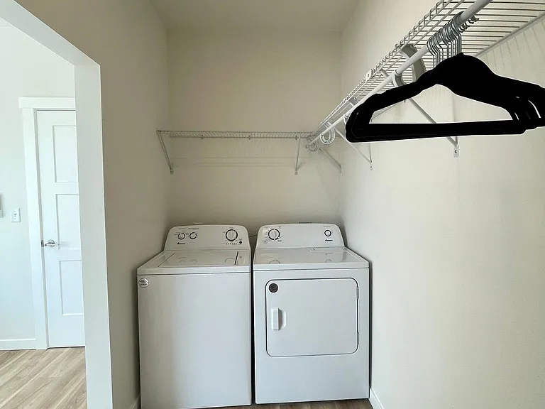 2520 N Regal St — Photo 9