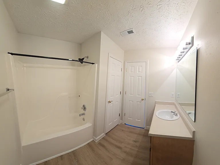 3327 Edison Dr — Photo 10