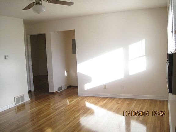 3rd image of 2623 E Mission Ave